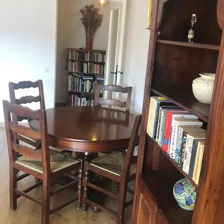 Spacious One Bed At Валлорис