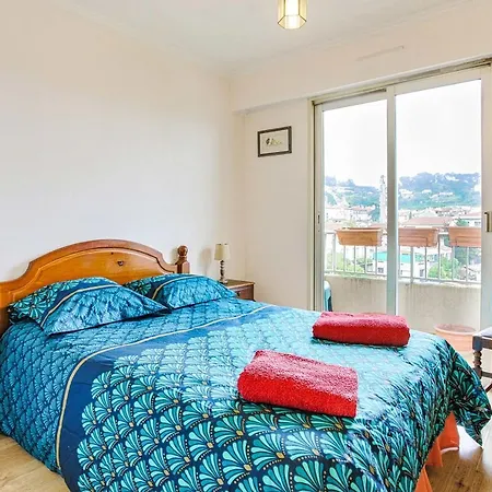 Spacious One Bed At Апартаменты